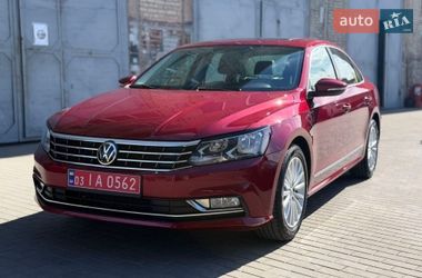 Седан Volkswagen Passat 2016 в Киеве
