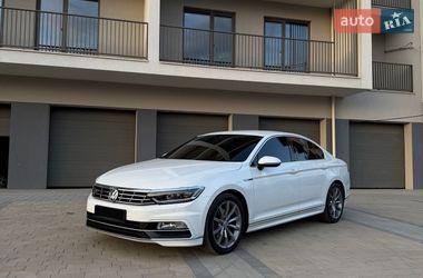 Седан Volkswagen Passat 2017 в Ужгороде