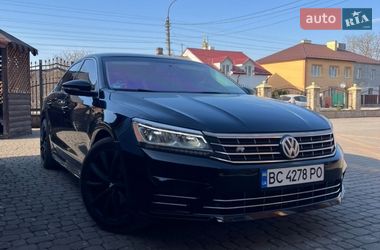 Седан Volkswagen Passat 2016 в Самборі