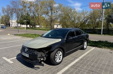 Седан Volkswagen Passat 2016 в Киеве