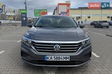 Седан Volkswagen Passat 2019 в Киеве