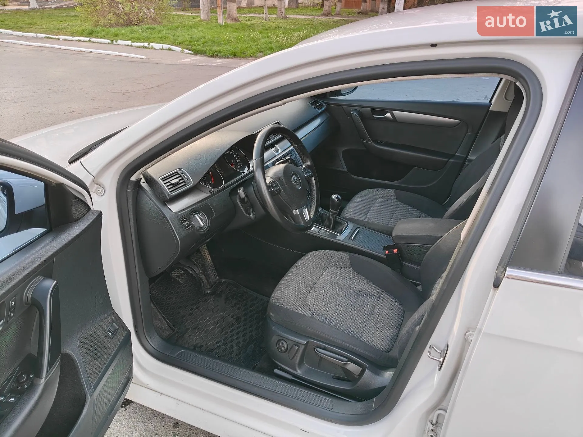 2013 Volkswagen Passat - мініатюра 13