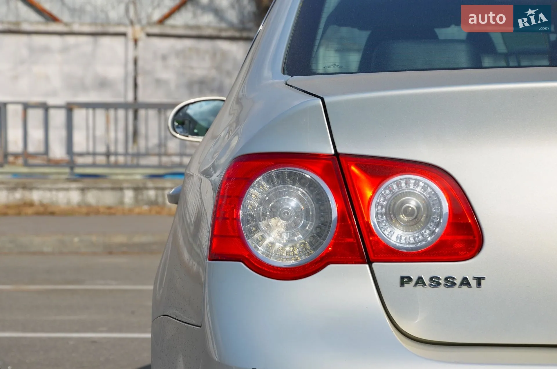 2010 Volkswagen Passat - мініатюра 16