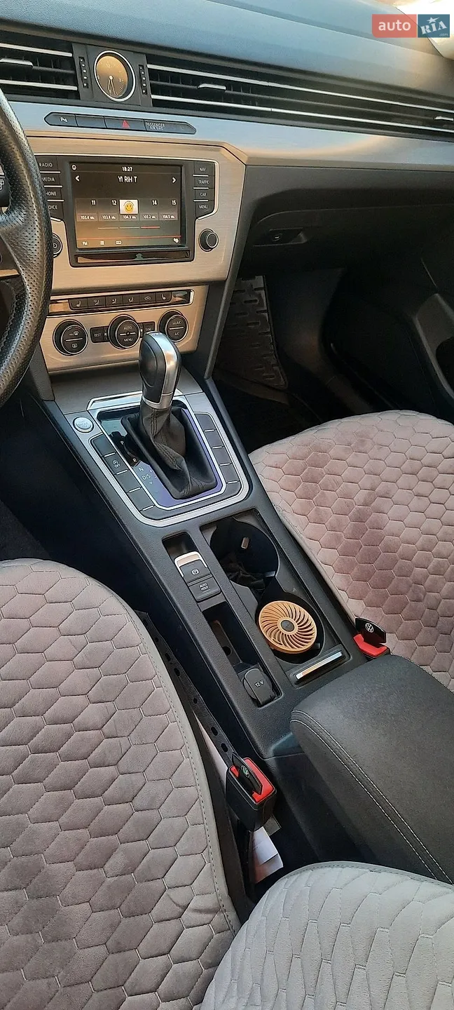 2015 Volkswagen Passat - мініатюра 5