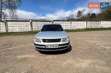 Седан Volkswagen Passat 1999 в Львові