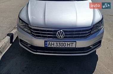 Седан Volkswagen Passat 2016 в Киеве