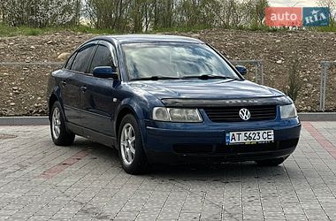 Седан Volkswagen Passat 1999 в Івано-Франківську