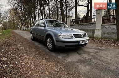 Седан Volkswagen Passat 1998 в Виннице