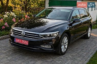 Универсал Volkswagen Passat 2021 в Буче