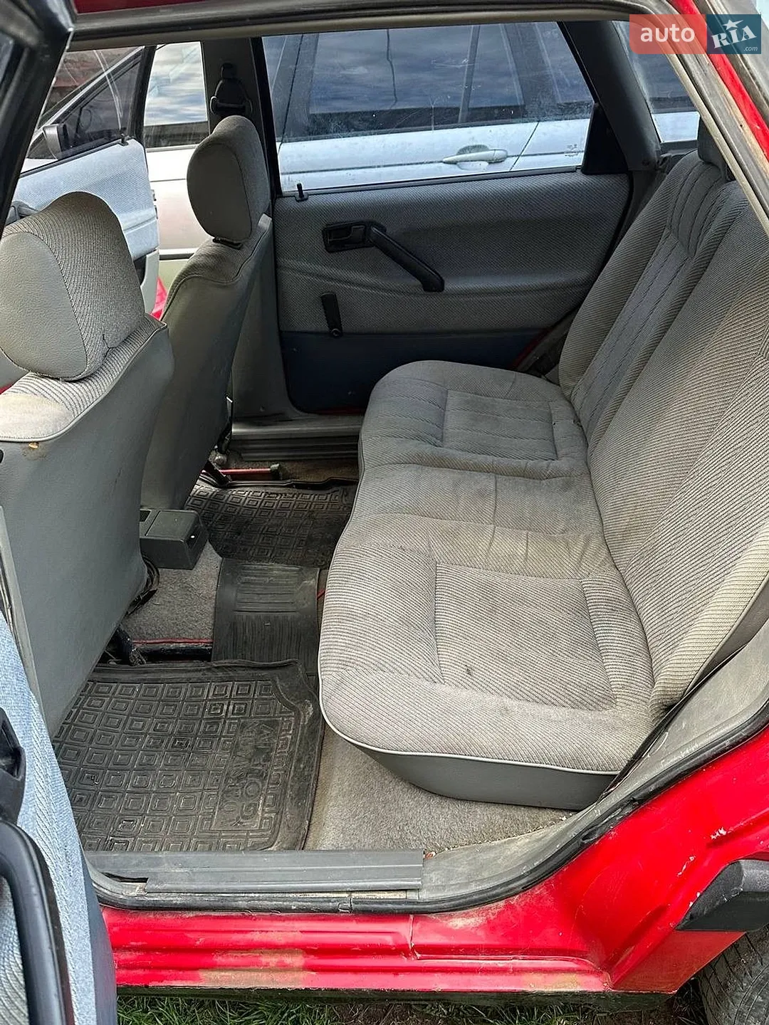 Volkswagen Passat 1990 VIN WVWZZZ31ZLE031536 фото оголошення 10 з 12