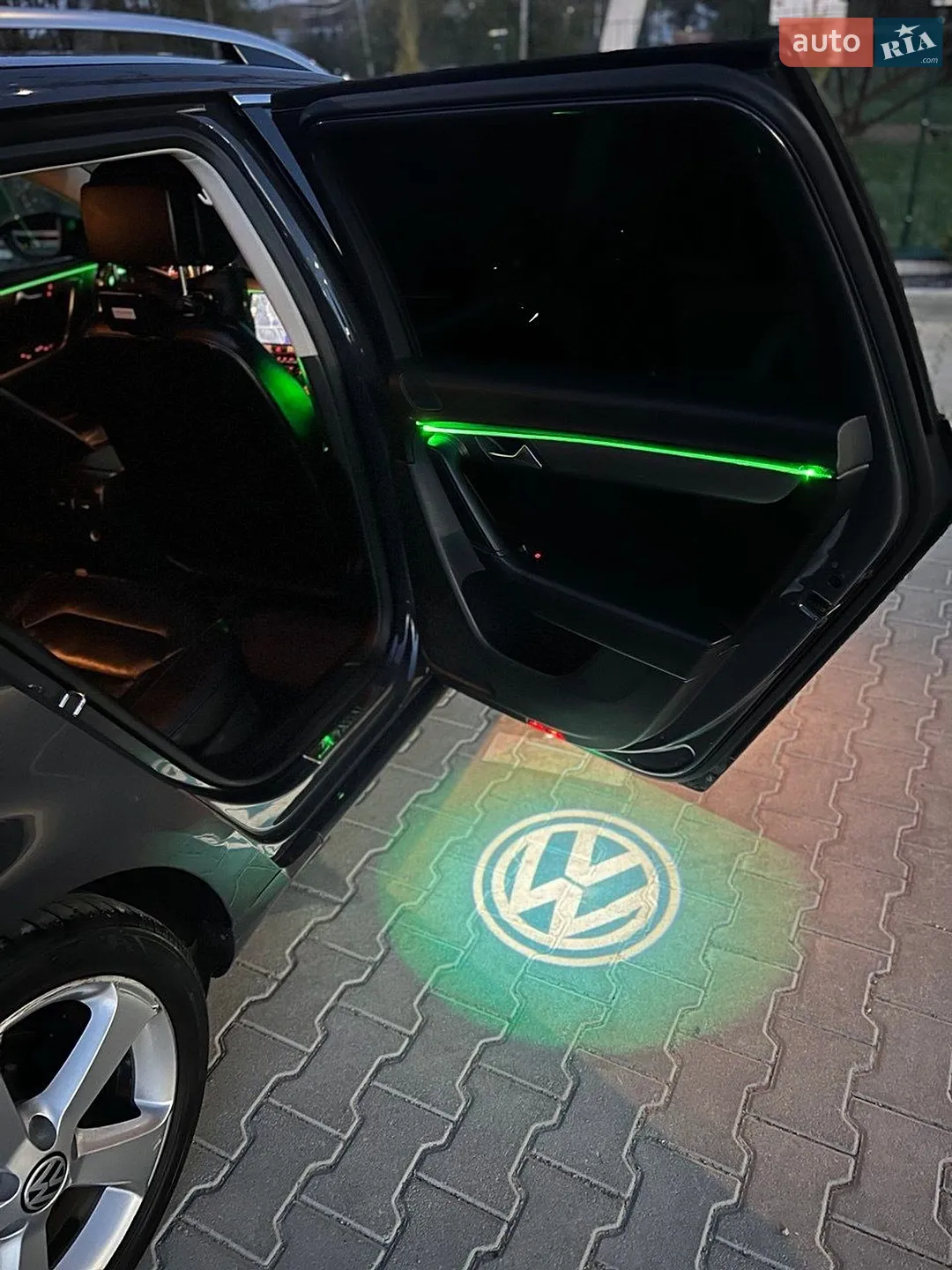 2011 Volkswagen Passat - мініатюра 40