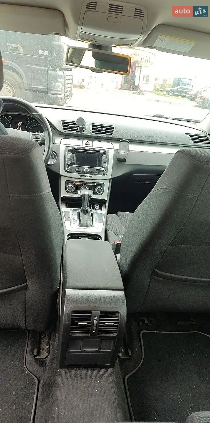 2010 Volkswagen Passat - мініатюра 10