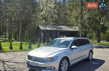 Універсал Volkswagen Passat 2016 в Луцьку