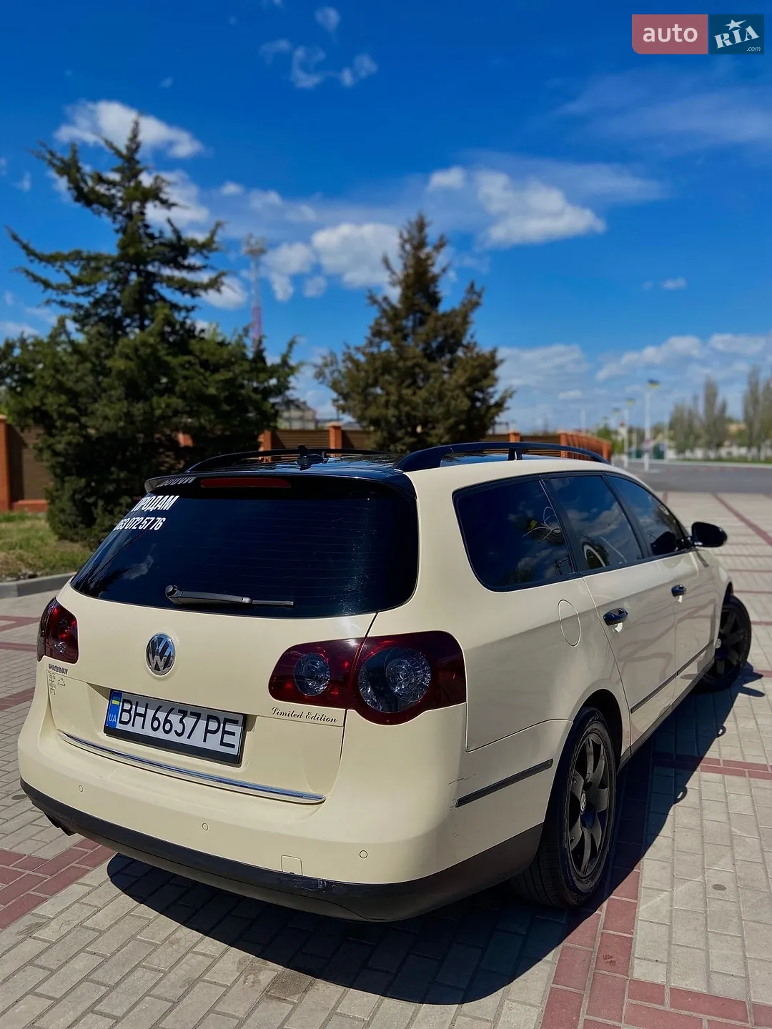 2010 Volkswagen Passat - мініатюра 3