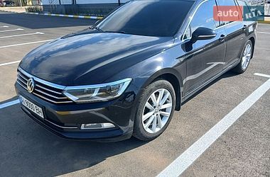 Универсал Volkswagen Passat 2015 в Бородянке
