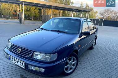 Седан Volkswagen Passat 1996 в Березане