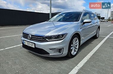 Универсал Volkswagen Passat 2016 в Киеве