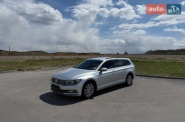 Универсал Volkswagen Passat 2015 в Виннице
