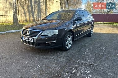 Универсал Volkswagen Passat 2006 в Корце