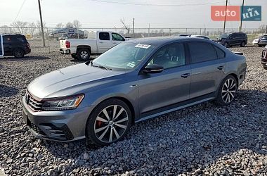 Седан Volkswagen Passat 2018 в Черкассах