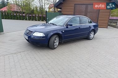 Седан Volkswagen Passat 2003 в Жовкві