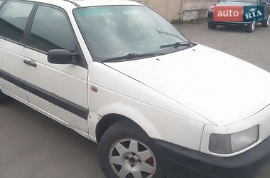 Седан Volkswagen Passat 1990 в Гостомелі