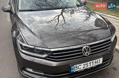 Седан Volkswagen Passat 2018 в Львові