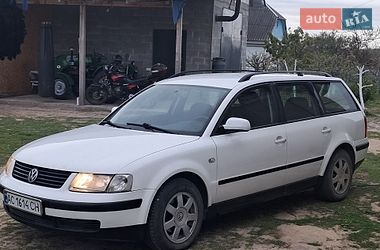 Седан Volkswagen Passat 1998 в Ковелі
