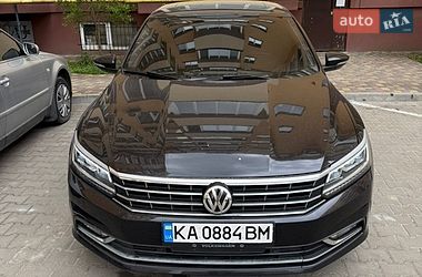 Седан Volkswagen Passat 2017 в Києві