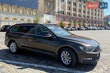 Універсал Volkswagen Passat 2017 в Харкові