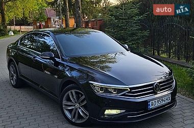 Седан Volkswagen Passat 2019 в Сваляві