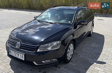 Універсал Volkswagen Passat 2012 в Хоролі