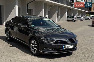 Седан Volkswagen Passat 2018 в Луцке