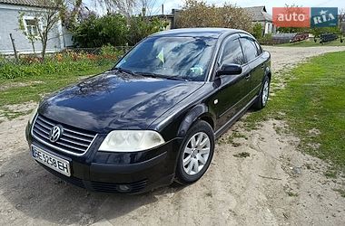Седан Volkswagen Passat 2003 в Николаеве
