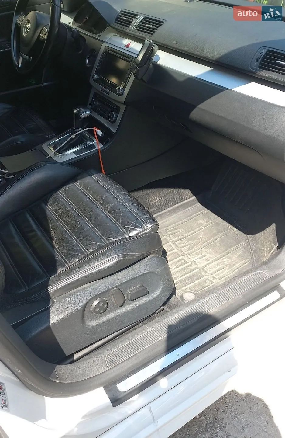 2010 Volkswagen Passat - мініатюра 6