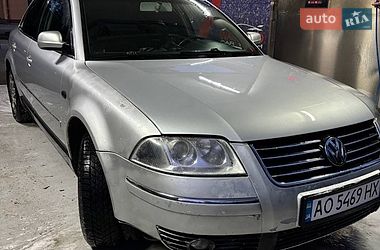 Седан Volkswagen Passat 2003 в Ужгороді
