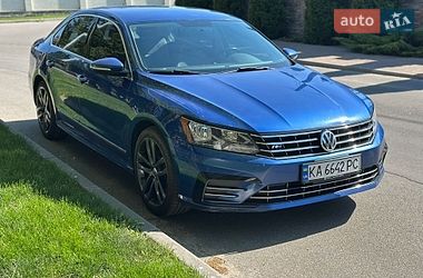 Седан Volkswagen Passat 2016 в Киеве