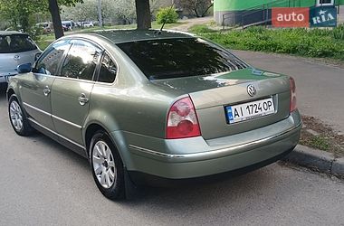 Седан Volkswagen Passat 2001 в Києві