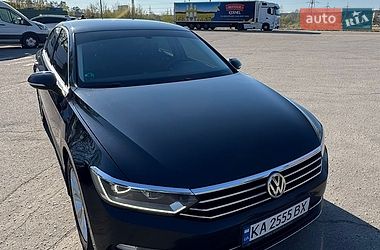 Седан Volkswagen Passat 2015 в Харькове