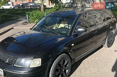 Універсал Volkswagen Passat 2000 в Львові