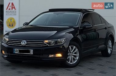 Седан Volkswagen Passat 2015 в Хусте