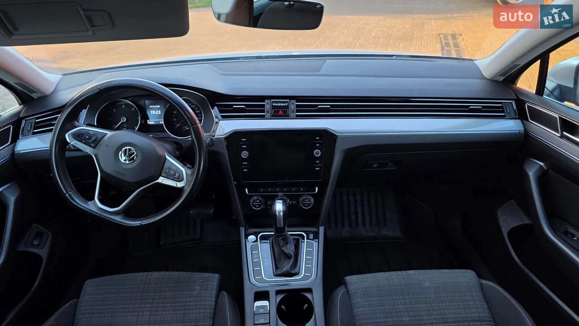 2019 Volkswagen Passat - мініатюра 21