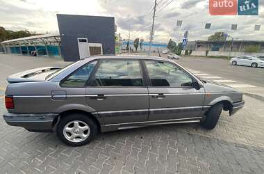 Седан Volkswagen Passat 1992 в Києві