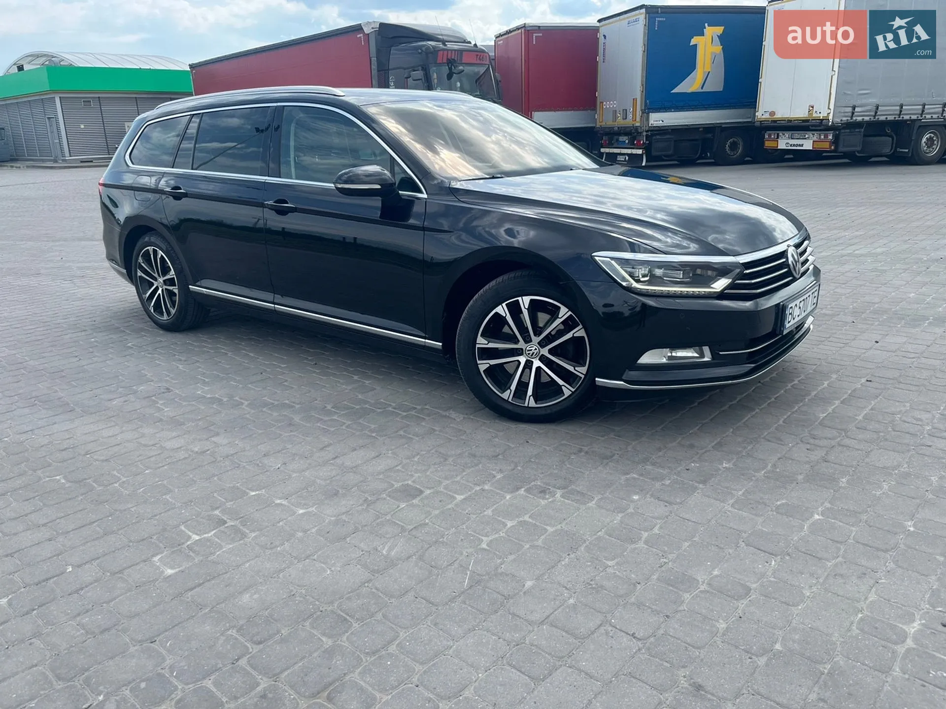 2016 Volkswagen Passat - мініатюра 2
