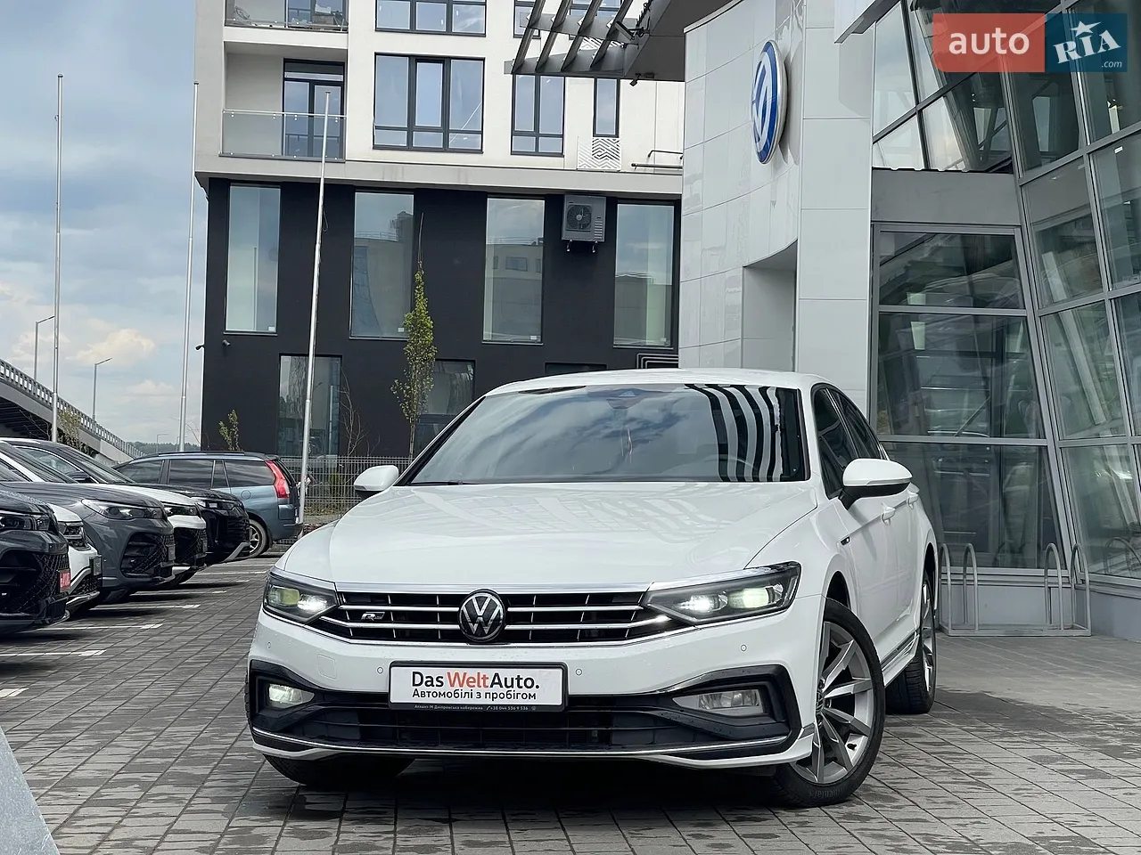2021 Volkswagen Touareg - мініатюра 16