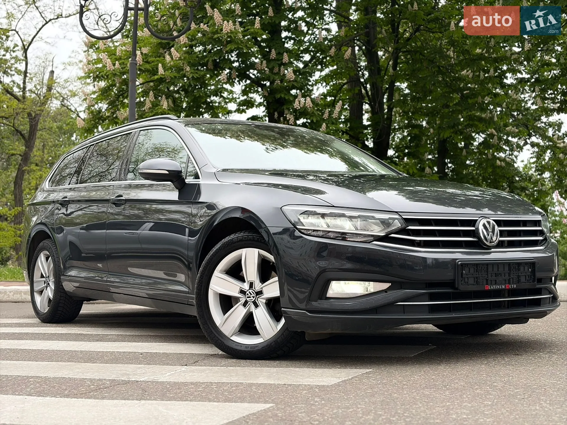 2019 Volkswagen Passat - мініатюра 2
