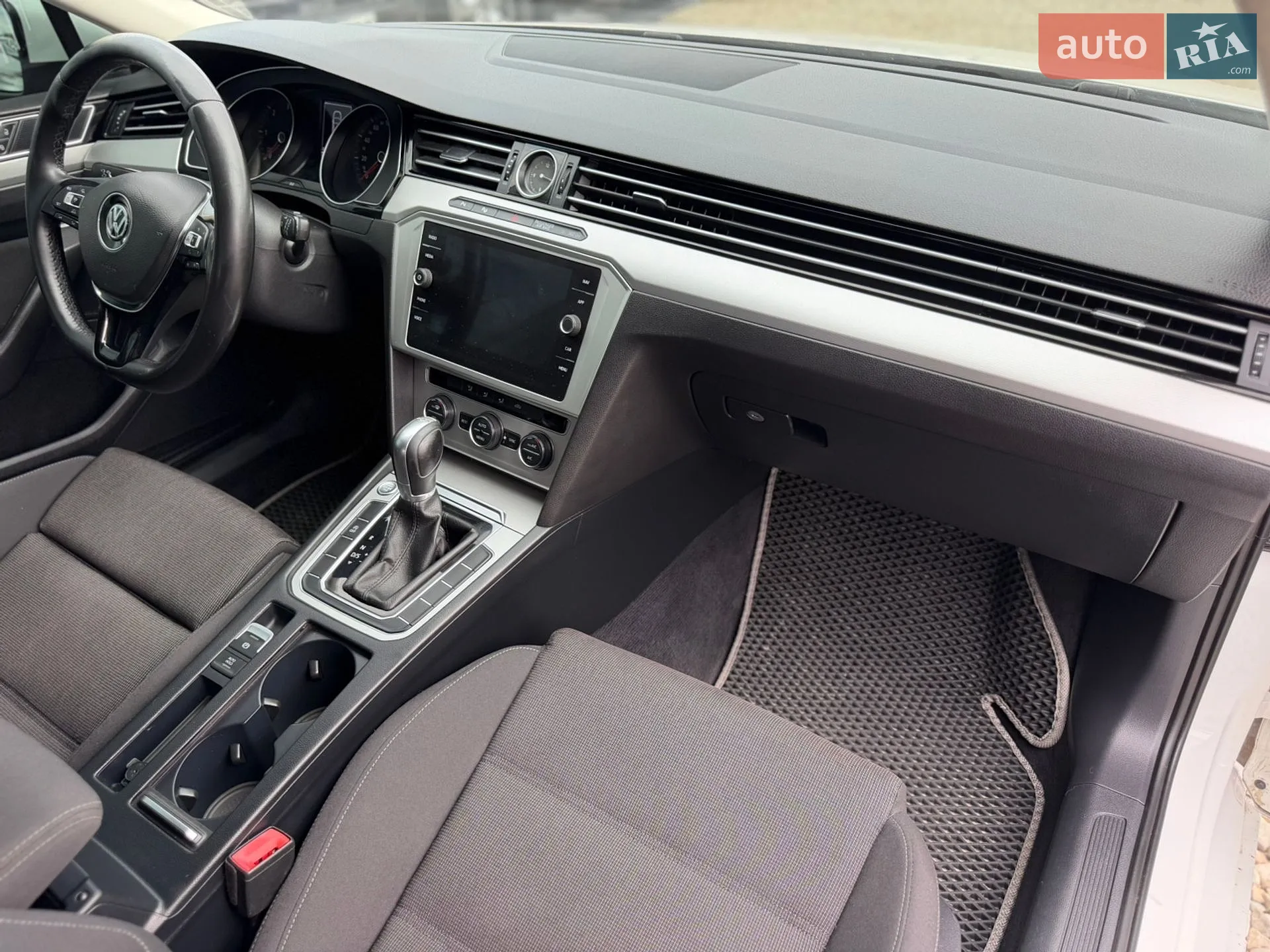 2017 Volkswagen Passat - мініатюра 24