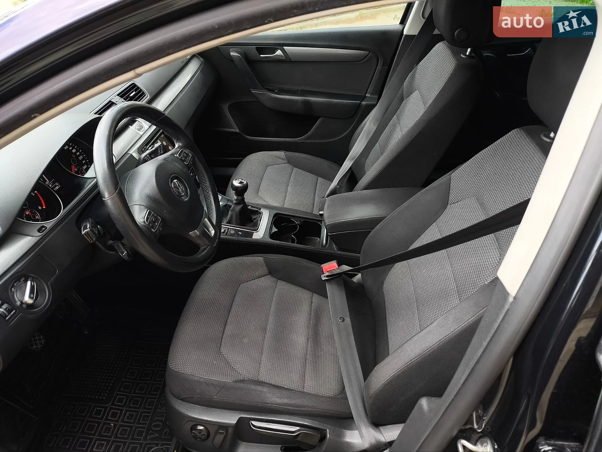 2011 Volkswagen Passat - мініатюра 21