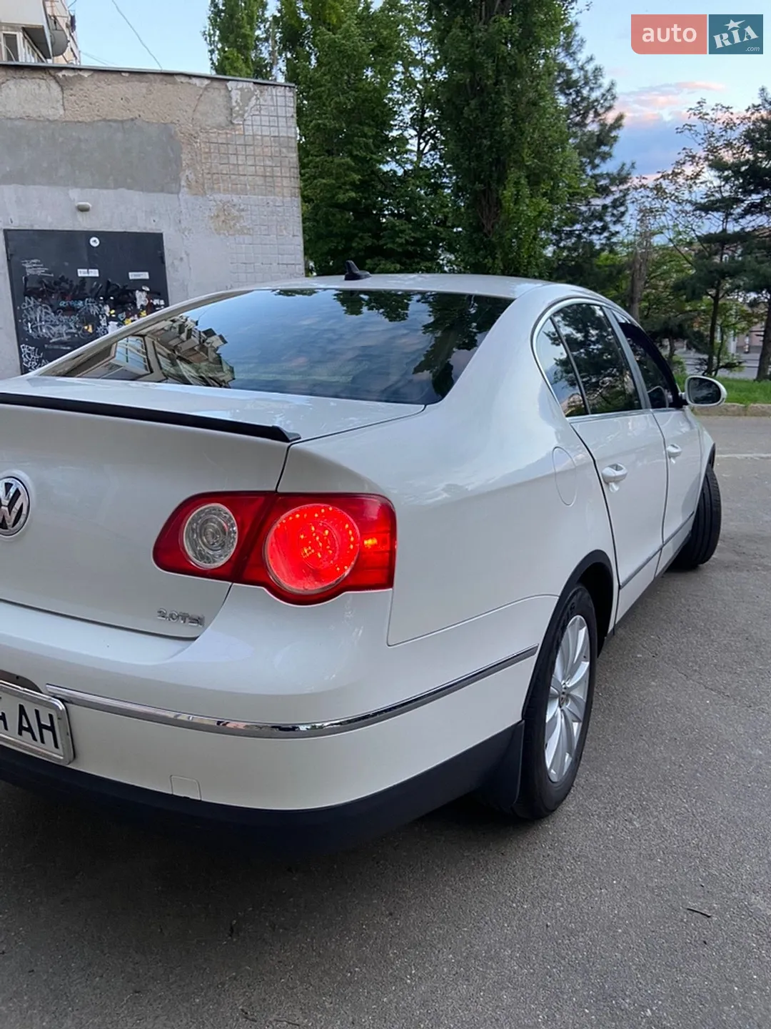 2010 Volkswagen Passat - мініатюра 8