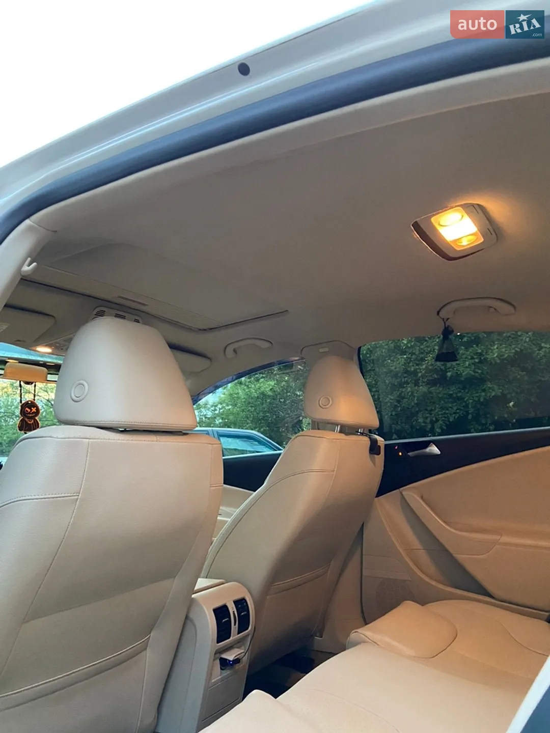 2010 Volkswagen Passat - мініатюра 12